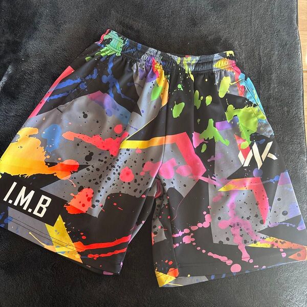 派手柄 バスパン