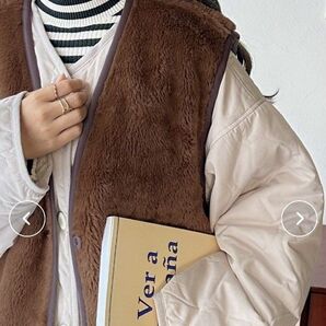 《Javaジャバコラボ》大人カジュアルを極める。2wayリバーシブルファー×スエード オーバーサイズベスト ユニセックス 男女兼用