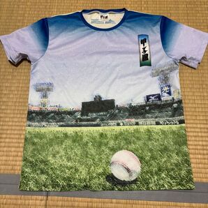 甲子園球場のデザインのTシャツ