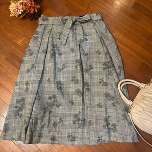 3can4on サンカンシオン 花柄チェック柄スカート グレンチェック チェック柄 ロングスカート グレー (株)ワールド