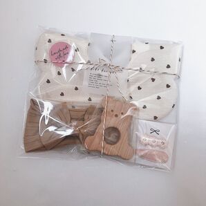 ベビー ギフトセット プチギフト プレゼント 女の子 出産祝い スタイ ハート柄 ハンドメイド ベビー用品