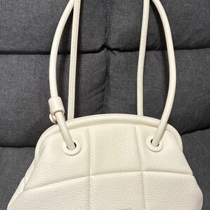 ADD CULUMN PUFF CLASP 口金バッグ ホワイト 白