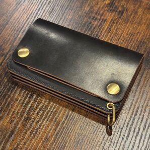 栃木レザー ミドルトラッカーウォレット 茶芯ブラック 3層