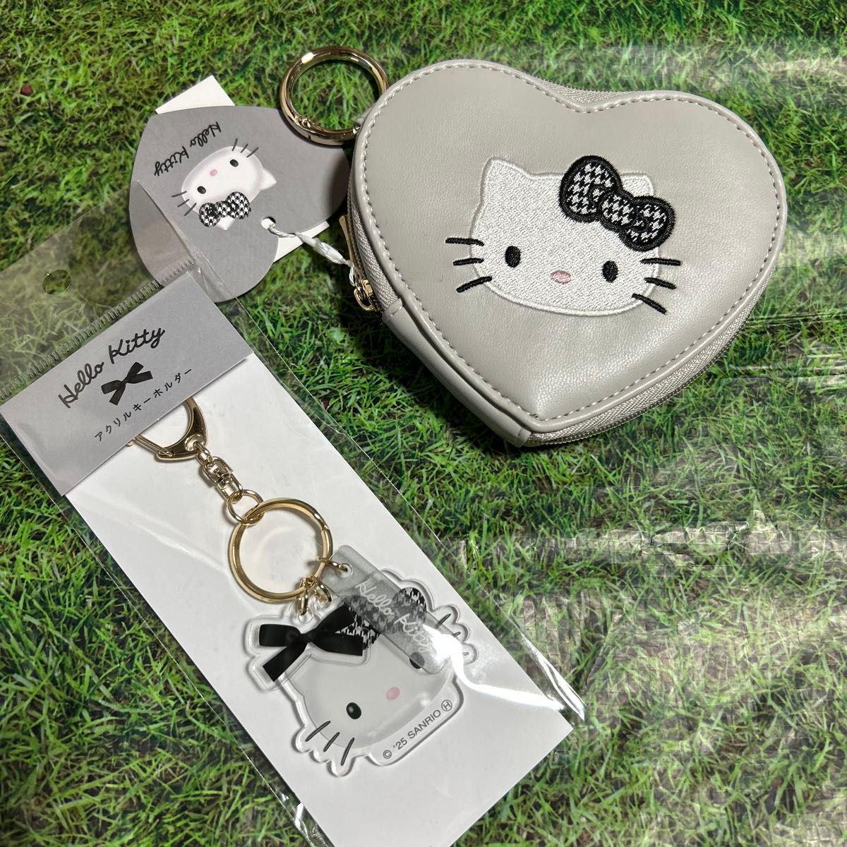 サンリオ ハローキティ キーホルダー キティ チャーム サンリオキャラクターズ　モノクロ　キティちゃん　ポーチ　カバン　リュック