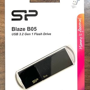 USBメモリー 8GB シリコンパワー USB3.0 スライド式(黒)