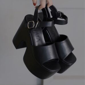 厚底プラットフォームアンクルストラップサンダル