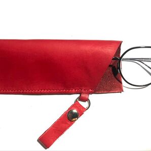 栃木レザー ヌメ革 ハンドメイド 本革 メガネケース ストラップ付 赤