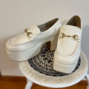 新品 厚底 チャンキーヒール プラットフォーム ローファー チャーム 白 L 美脚 イベント コスプレ 身長盛れる 年中使える