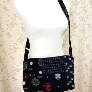 絣のショルダーバッグ 久留米絣 パッチワーク ハンドメイド 斜めがけショルダーバッグ 絣 藍染 古布