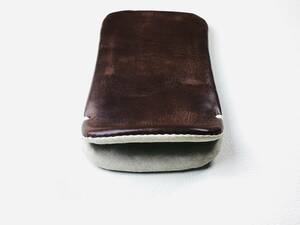 [ leather . feeling .]iPhone12 / 13 mini chocolate color original leather case ( light grey suede )