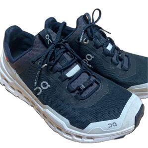 On オン クラウドウルトラ Cloudultraスニーカー ランニングシューズ