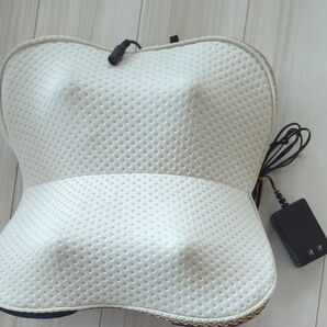 マッサージクッション マッサージ機 マッサージ器 ホワイト系