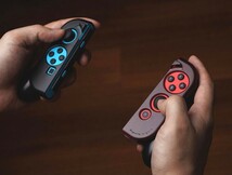 ★送料無料！★　ニンテンドースイッチ専用　超小型・軽量ゲームパッド　V字型Joy-Conグリップ ＆ Joy-Con保護ケースセット_画像8