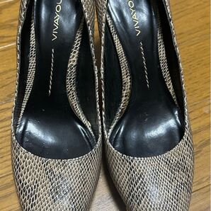 VIVAYOU パイソン柄 パンプス