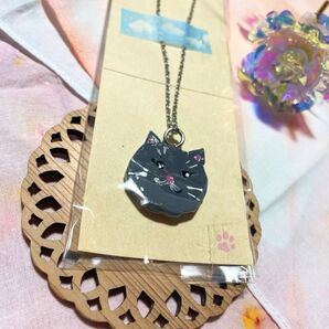 灰色猫のネックレス ハンドメイド品