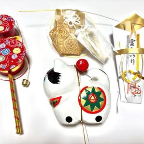 格安!【新品美品】お宮参り小物4点セット 男女兼用 扇子(金) でんでん太鼓 犬張子 お守り袋(金)