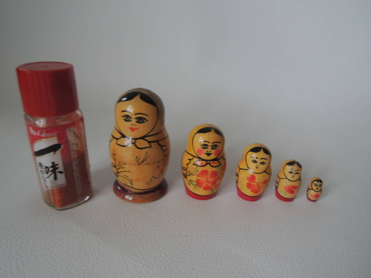 H / Matryoshka souvenir russe petit ensemble miniature de 5 pièces 7, 6 cm ~ 1, 9 cm utilisé, Articles faits à la main, intérieur, marchandises diverses, ornement, objet