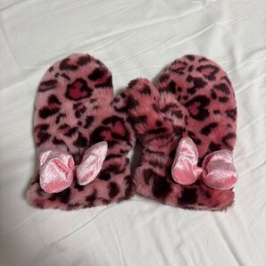ディズニー ヒョウ柄ピンクミトン