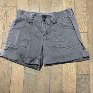 【11月末まで】 COMME CA ISM グレー ショートパンツ