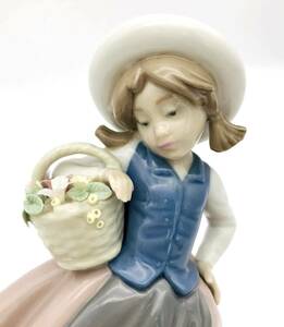 （R2-0353）リヤドロ（LLADRO）フィギュリン「甘い花の香り」　少女　置物　陶器人形　オブジェ