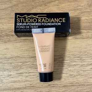 MAC スタジオ ラディアンス セラム ファンデーション 5mL