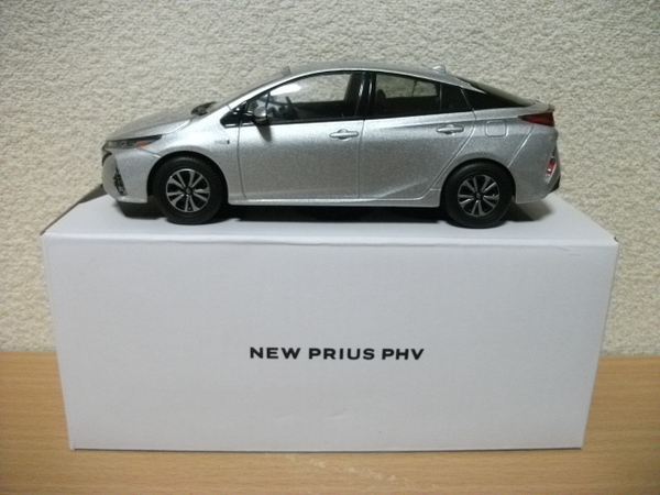 ◇【送料無料】【発送は土日のみ】非売品 プリウス PHV カラーサンプルミニカー シルバーメタリック◇