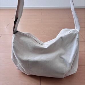 キャンバス生地 ショルダーバッグ ホワイト系 カジュアル