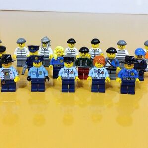 【中古品】レゴ ミニフィグ 警察官 囚人 22体 まとめ売り