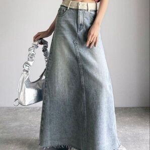 JaVaジャバ コラボ》ウエスト異素材切り替え 裾カットオフ デニムスカート ライトブルー