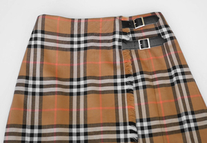 美品 80,000円 BURBERRY ノバチェック柄ひざ丈スカート Sサイズ36ウエスト34 cmベージュMフレアー38キュロット台形ドレス吊りIENAオフィス