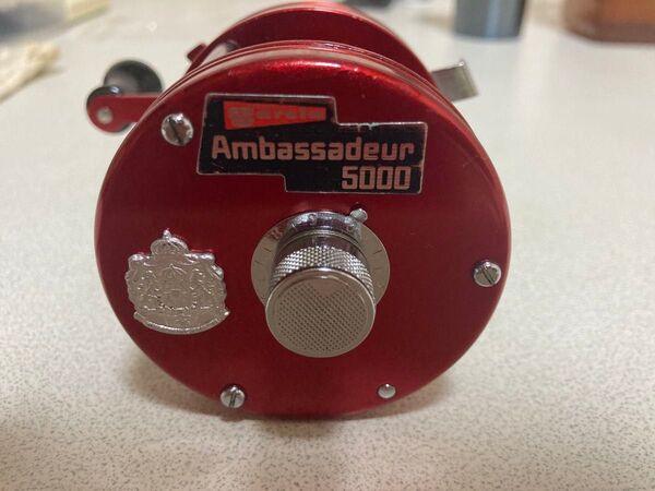 希少な赤ナベ/アンバサダー 5000 前期フェイスステッカーモデル/機関良好/ABU Ambassadeur