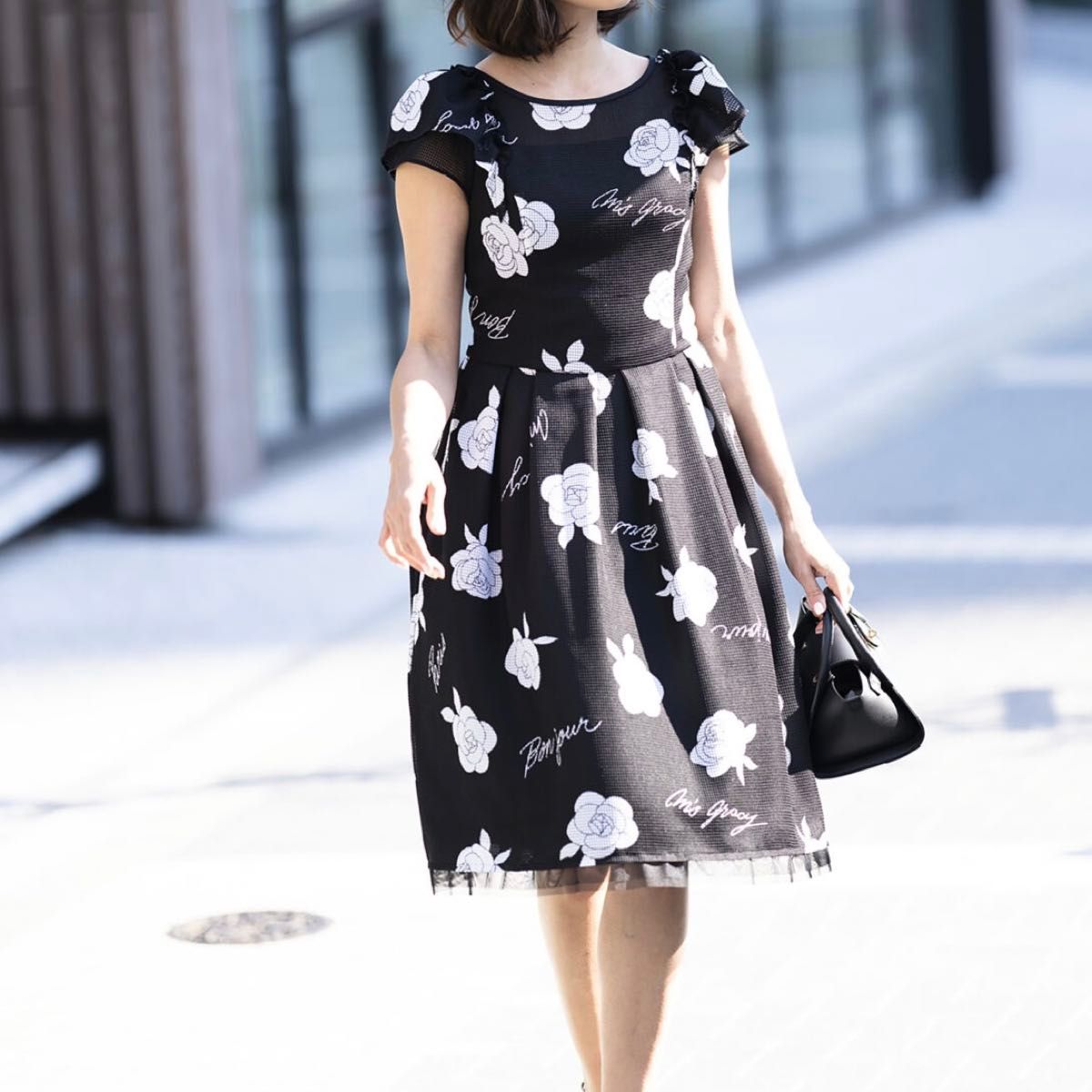 美品　M'S GRACY エムズグレイシー　花柄　ワンピース　メッシュ　カメリア　総柄　カタログ掲載　異素材切替　チュール　フリル