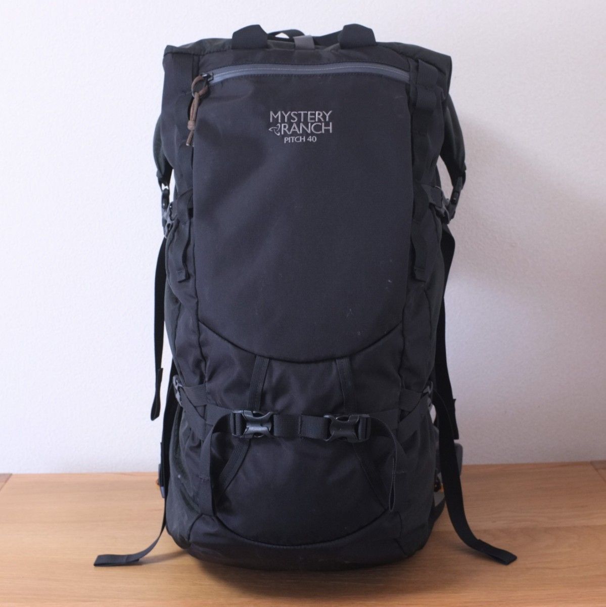 MYSTERY RANCH 40 ロールトップ開閉モデル 背面長調整可能 生産終了モデル バックパック リュック