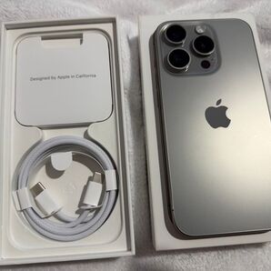 香港版 Apple iPhone 15 Pro ナチュラルチタニウム 256GB SIMフリー シャッター音無し おまけ付き
