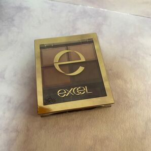 新品未開封 01スキニーリッチシャドウ (SR01 ベージュブラウン)