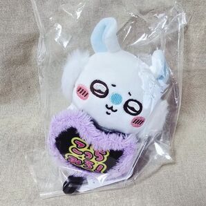 デスクトップから見守るひっかけぬいぐるみ うちわ持ち モモンガ