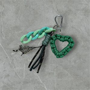 パラコード ストラップ グリーン じゃらじゃら ハート