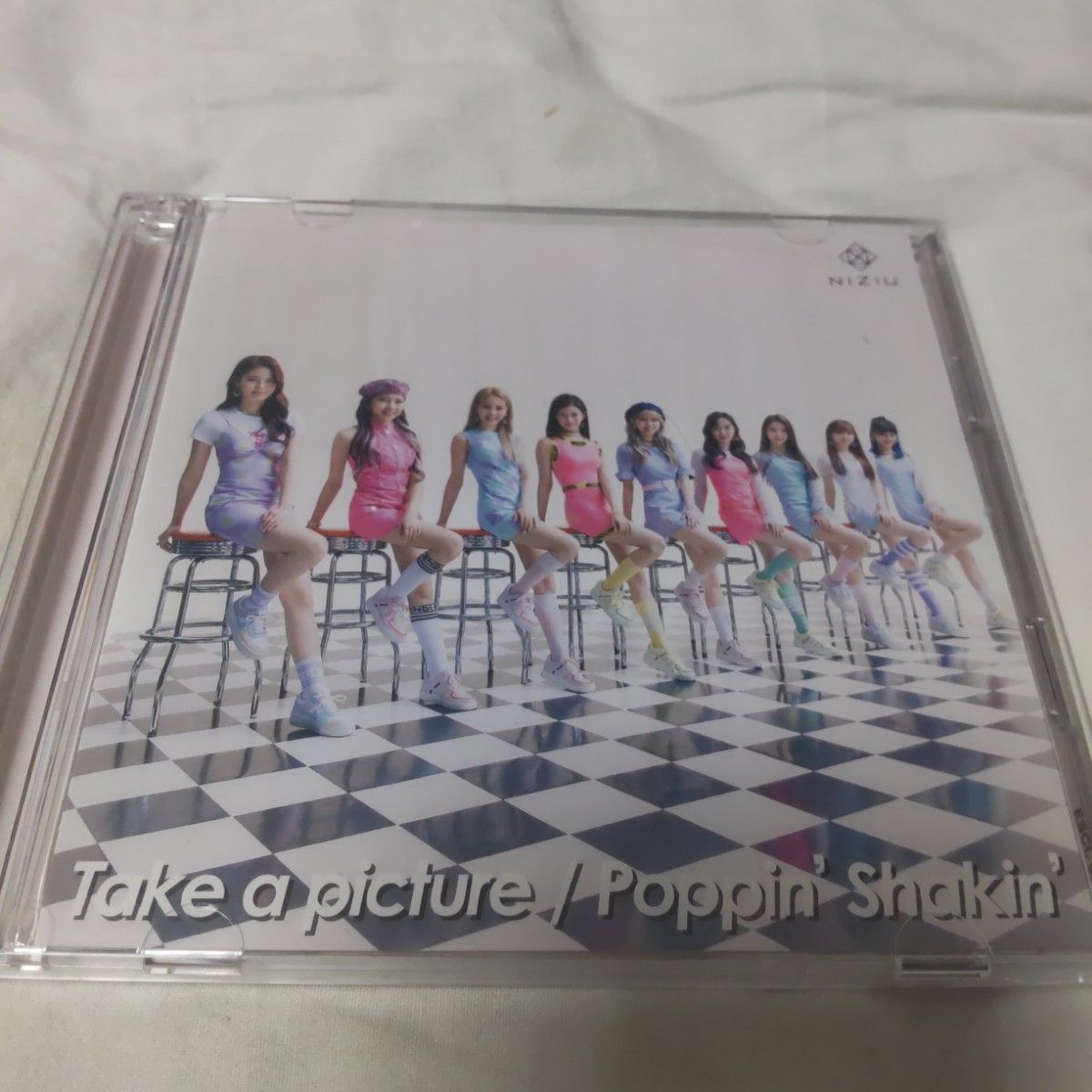 NiziU Take a picture / Poppin' Shakin' CD