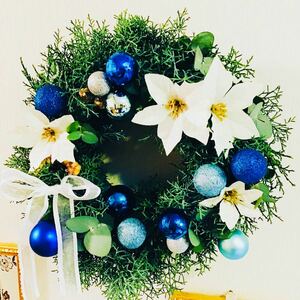 生木です！クリスマス予約承ります。エレガントなクリスマスリース