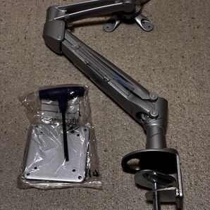 MODERNSOLID モニターアーム