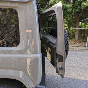 ジムニー バックドアストッパー ドアパンチ対策 ・車中泊