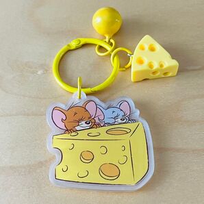 トムとジェリー キーホルダー チーズ タフィーニブルス かわいい アクリルキーホルダー 鈴