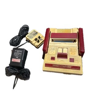 Nintendo FAMILY COMPUTER ファミリーコンピュータ 本体 ACアダプター ファミコン