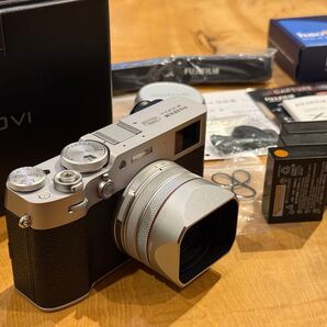 【バッテリー3個】Fujifilm X100VI シルバー 極美品・フード付き