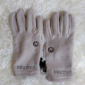 美品 Marmot クリーム フリース グローブ 刺繍 手袋 マーモット