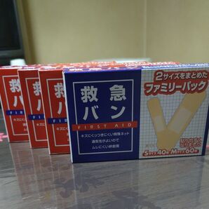 救急バン レギュラーサイズ Mサイズ 100枚 3個セット 絆創膏・2サイズファミリーパック1個