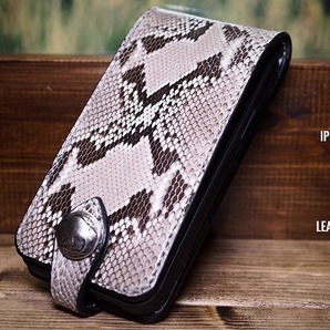 ハンドメイド/パイソン iPhone 12ケース 蛇革アイフォンケース