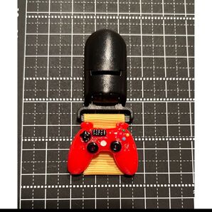 ハンドメイド服に穴が開かない名札クリップ、ゲームコントローラー