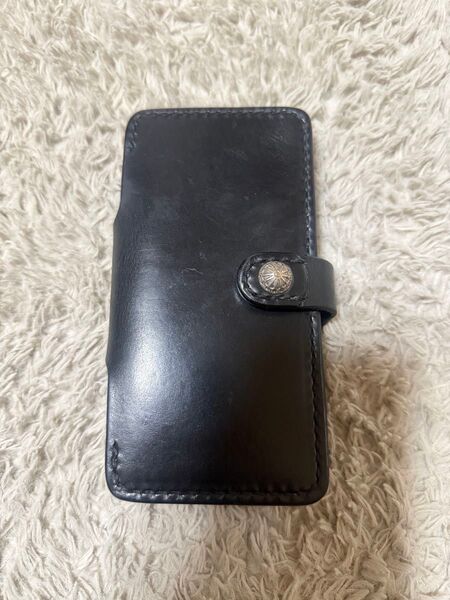 ビーズ屋公ちゃん iPhone15plus レザー 手帳型ケース 黒