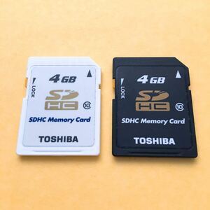★ TOSHIBA ★ 東芝 白 黒 セット ★ 4GB ★ デジカメSDカード ★ メモリーカード 4G